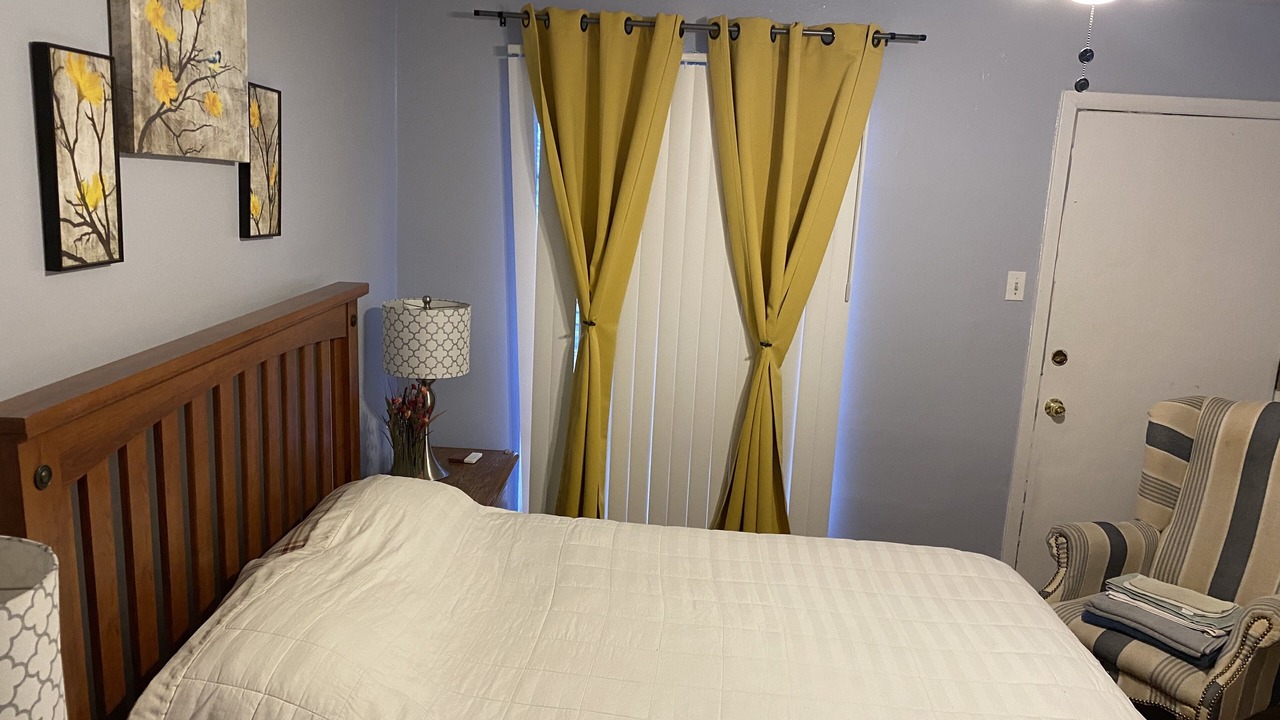 Photo of Bedroom in Crosstown