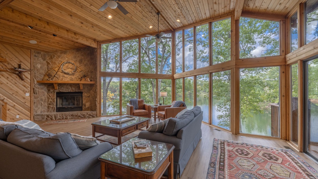 Photo of Livingroom in Innsbrook