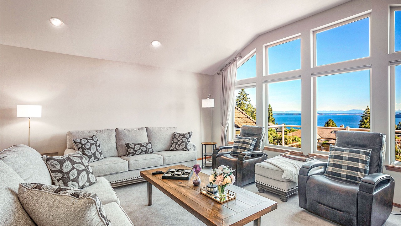 Photo of Livingroom in Port Ludlow