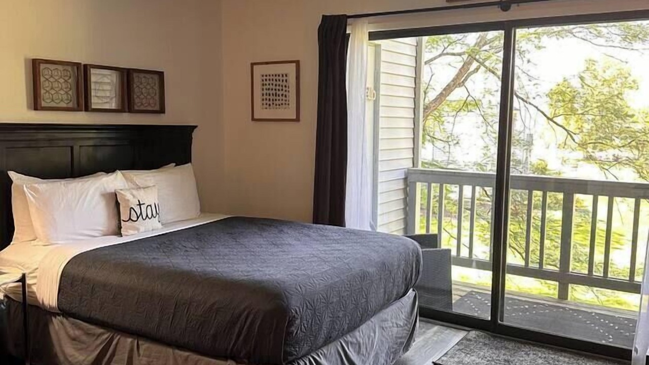 Photo of Bedroom in Acme