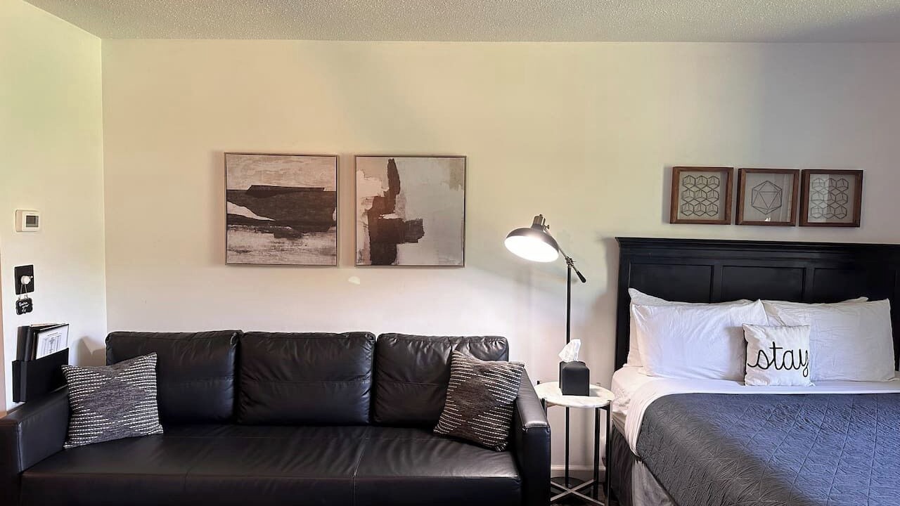 Photo of Bedroom in Acme