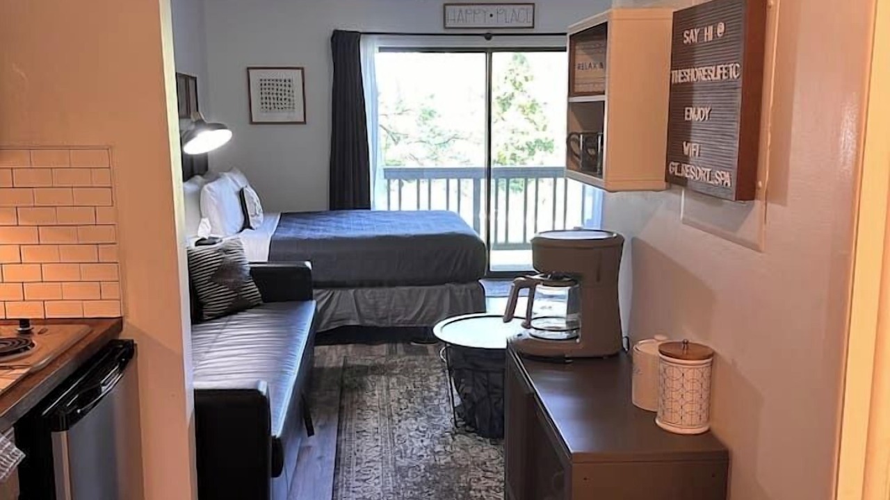 Photo of Bedroom in Acme