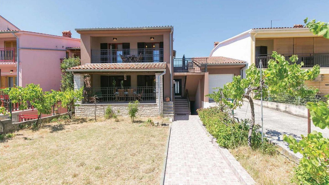 Photo of Others in Valbandon