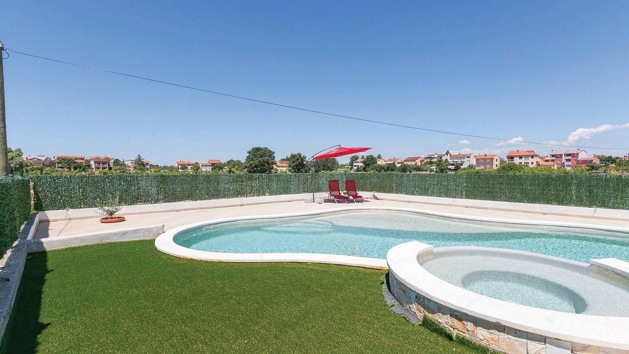 Photo of Outdoor in Valbandon