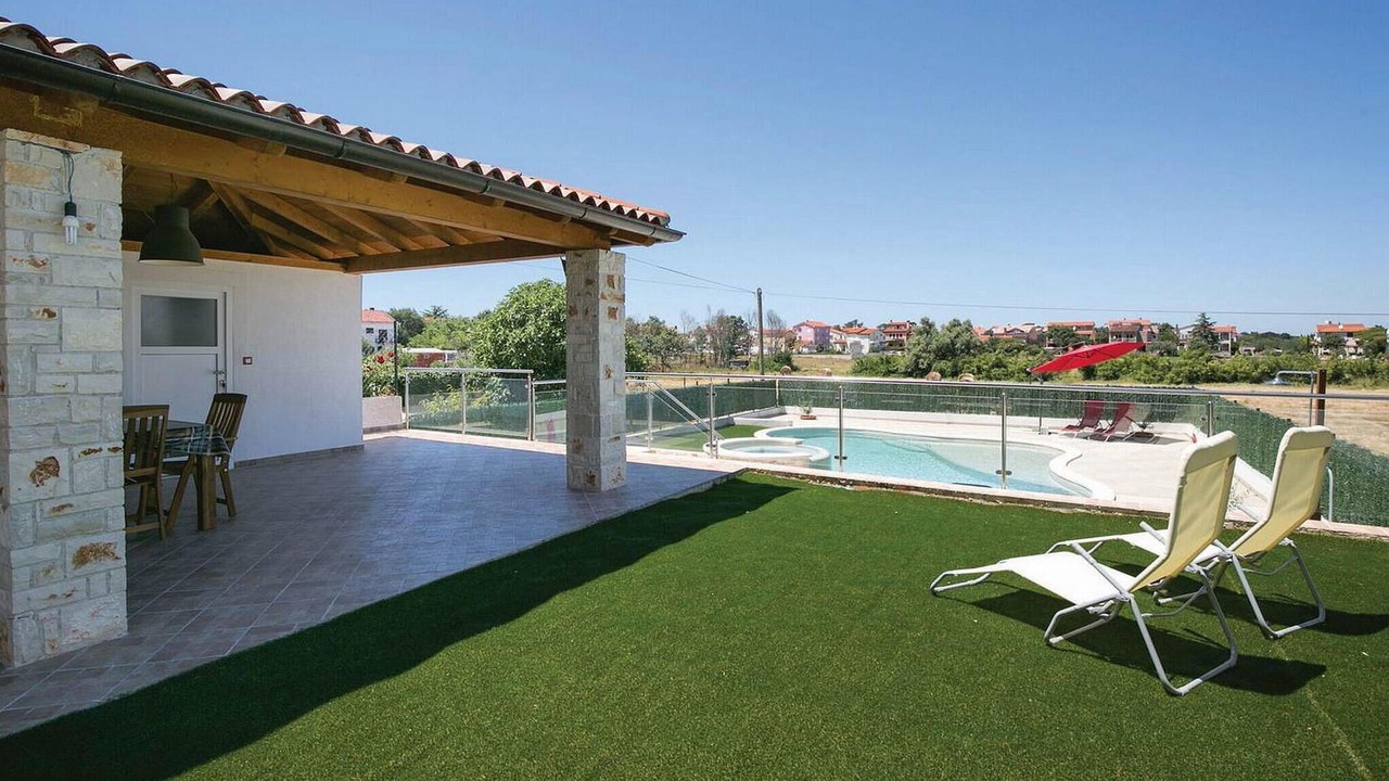 Photo of Outdoor in Valbandon