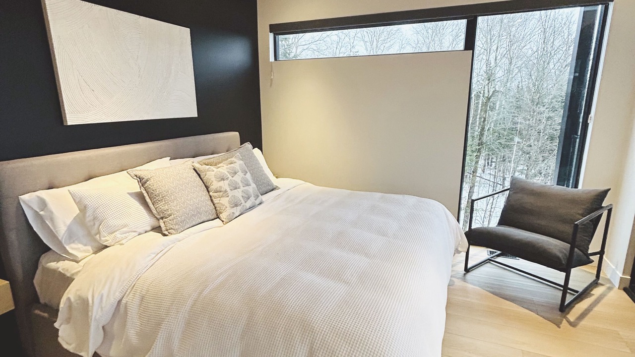 Photo of Bedroom in Les Pays-d'en-Haut Regional County Municipality