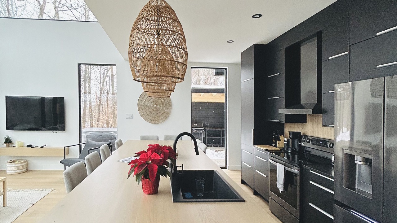 Photo of Kitchen in Les Pays-d'en-Haut Regional County Municipality