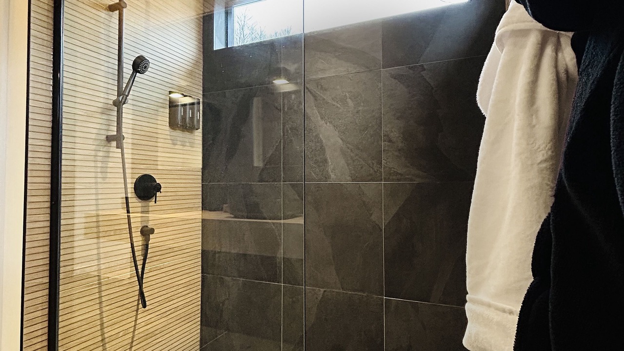 Photo of Bathroom in Les Pays-d'en-Haut Regional County Municipality