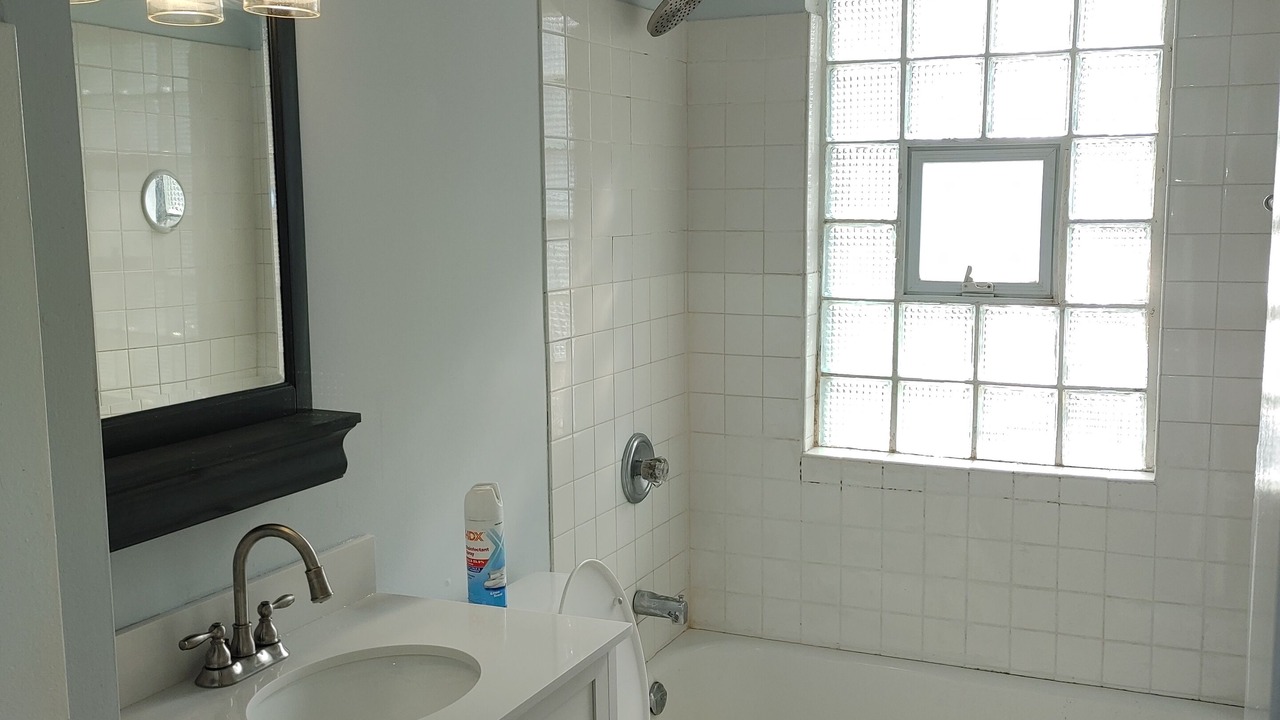 Photo of Bathroom in Fullersburg