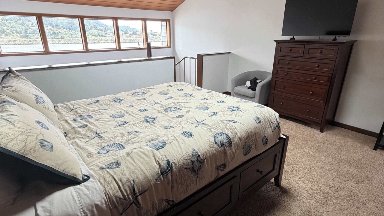Photo of Bedroom in Gold Beach