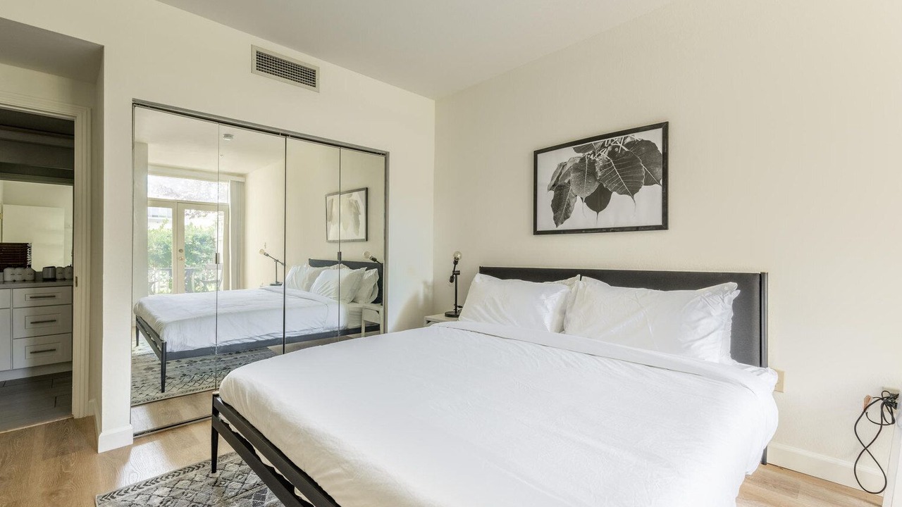 Photo of Bedroom in Mountain View