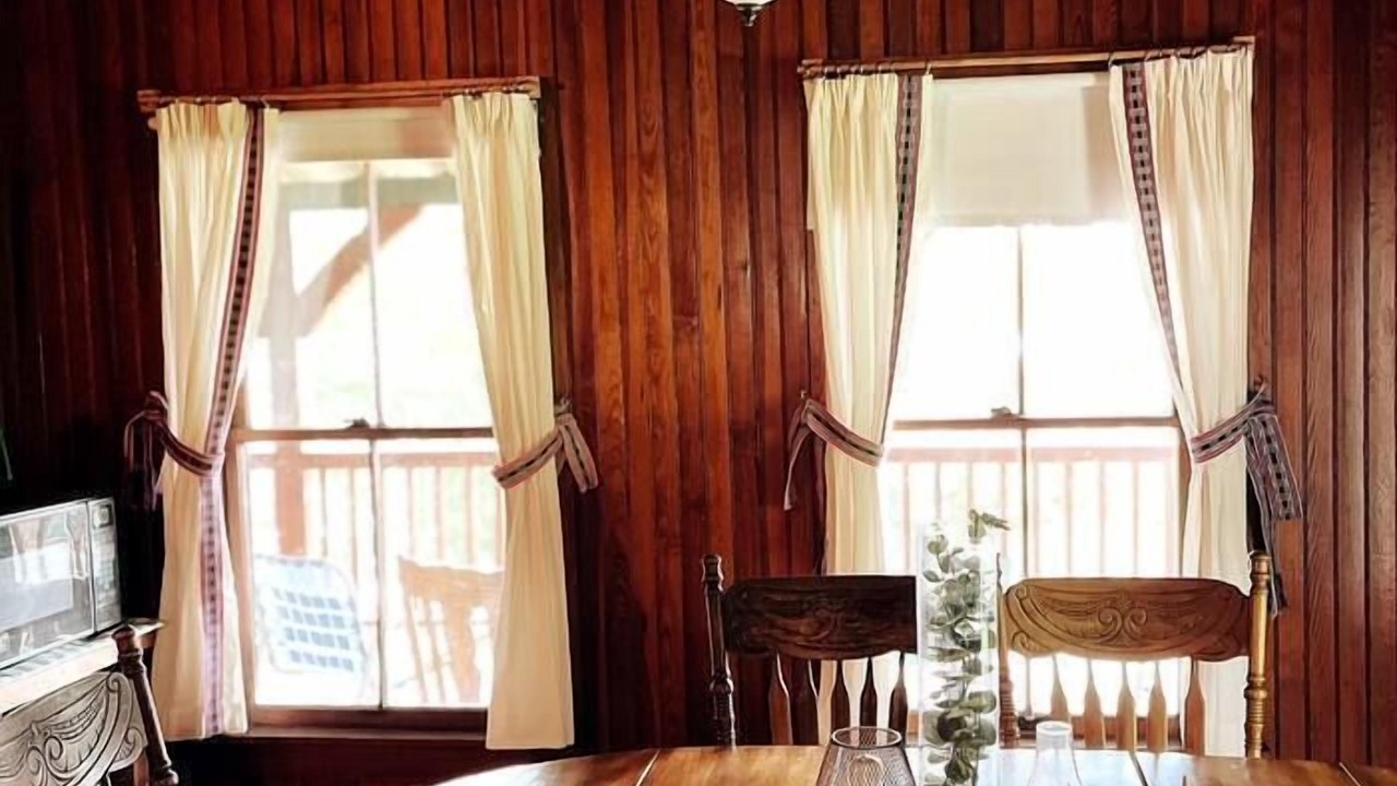Photo of Livingroom in Raquette Lake