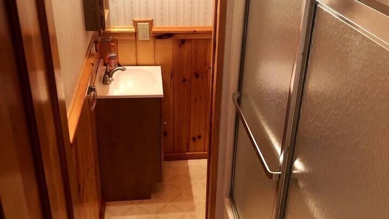 Photo of Bathroom in Town of Webb