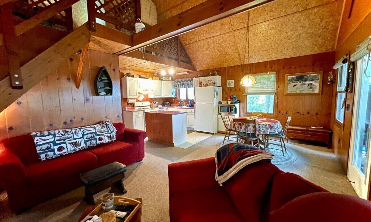 Photo of Livingroom in Town of Macomb