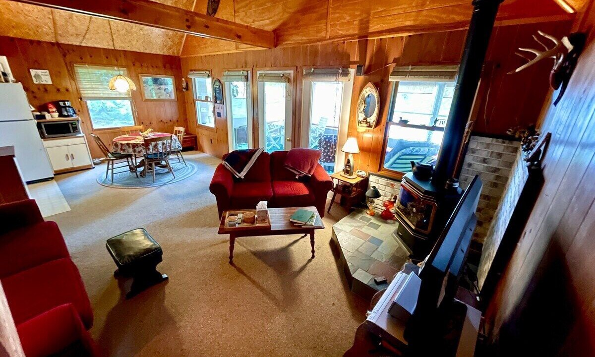 Photo of Livingroom in Town of Macomb