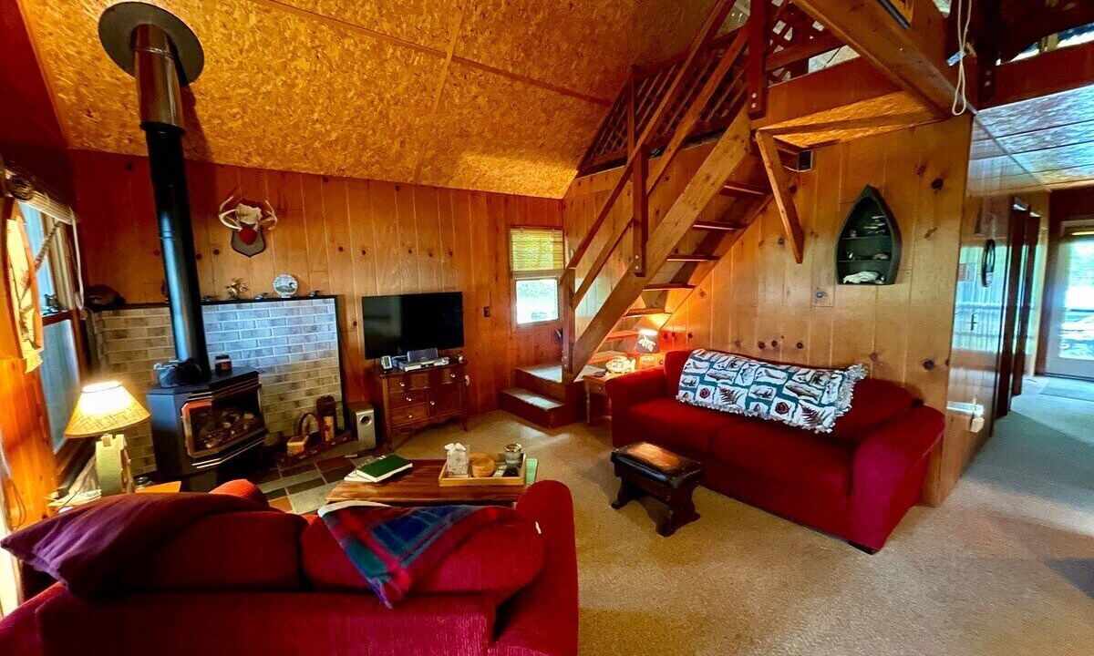 Photo of Livingroom in Town of Macomb