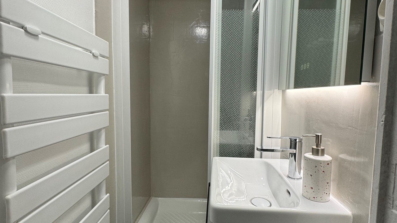 Photo of Bathroom in Nord-Saint-Martin