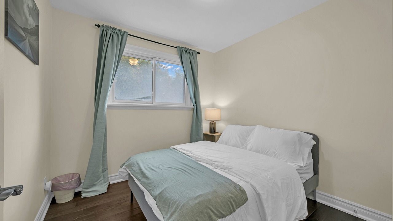 Photo of Bedroom in Newtonbrook