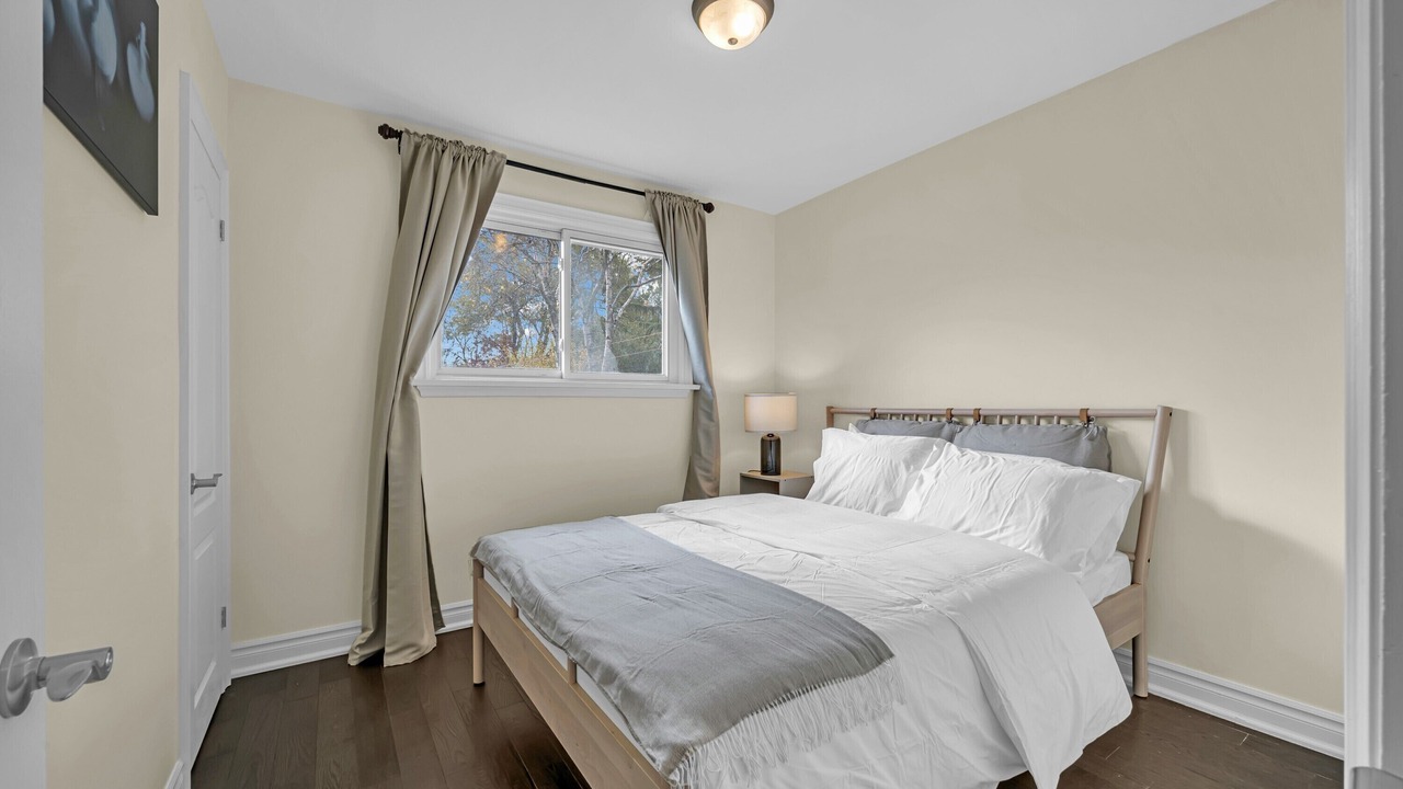 Photo of Bedroom in Newtonbrook