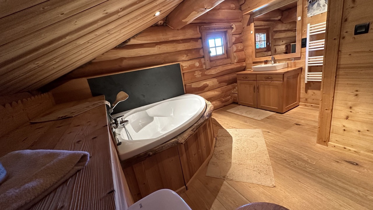 Photo of Bathroom in Superbolquere