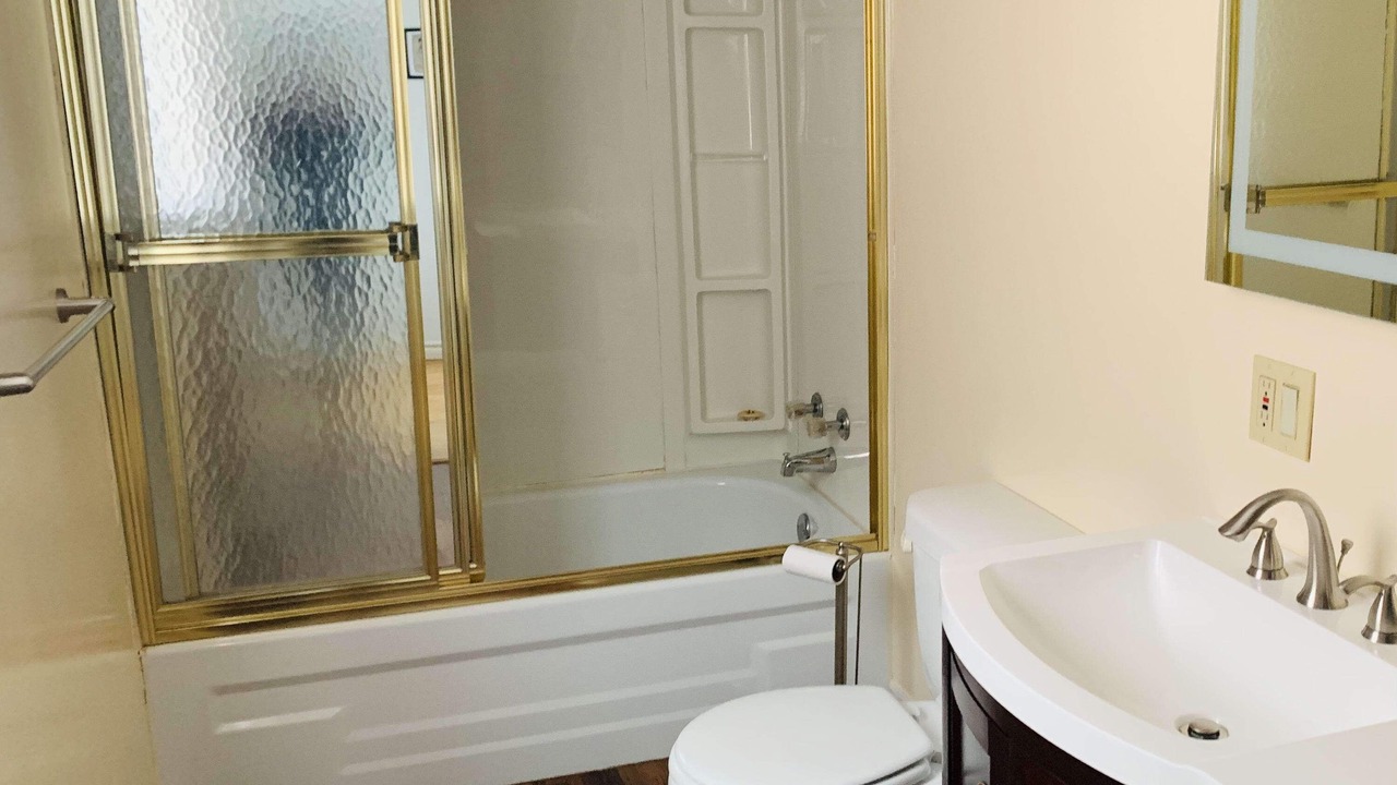 Photo of Bathroom in Fogo