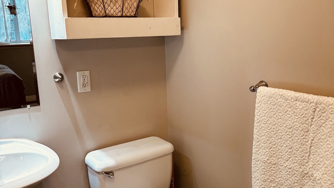 Photo of Bathroom in Maugerville