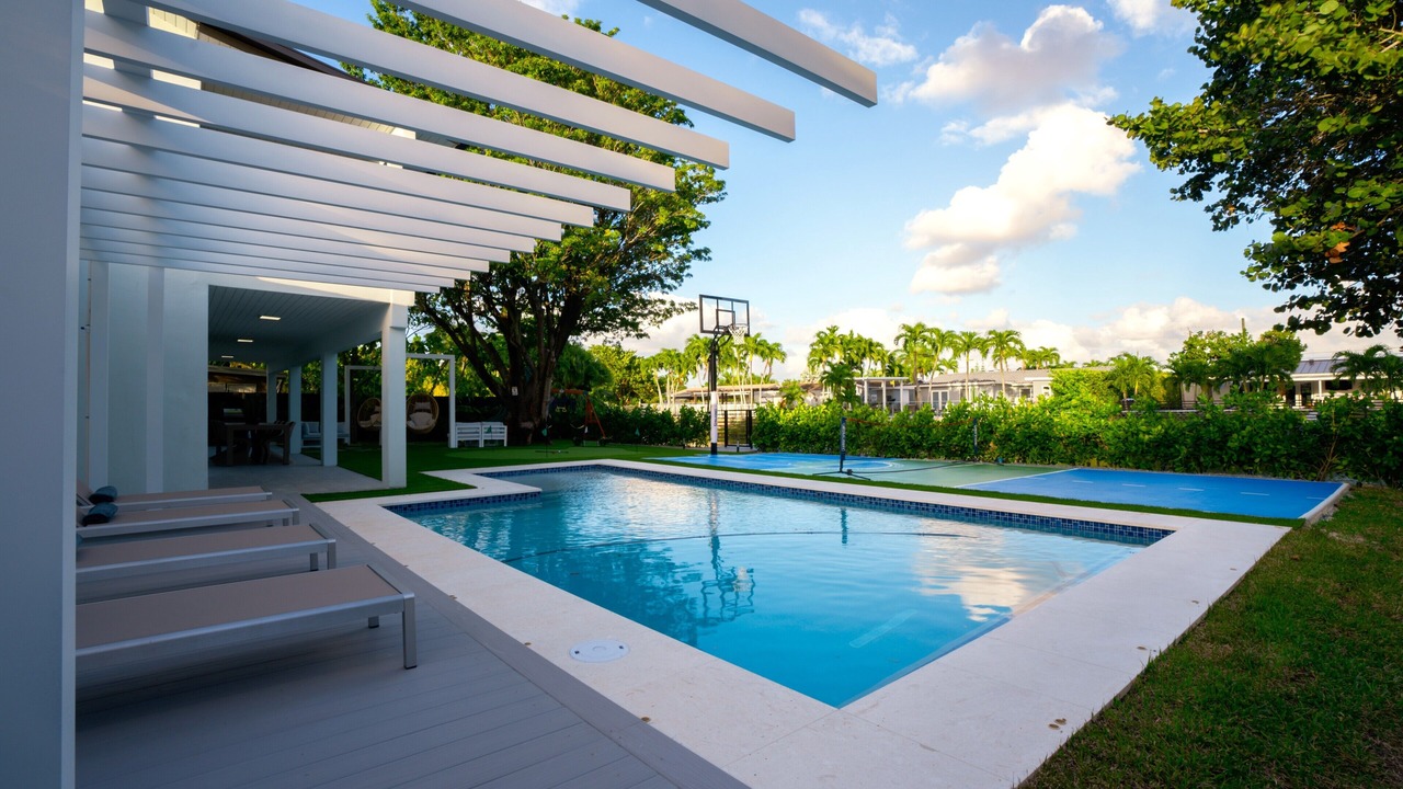 Photo of Outdoor in Tamiami