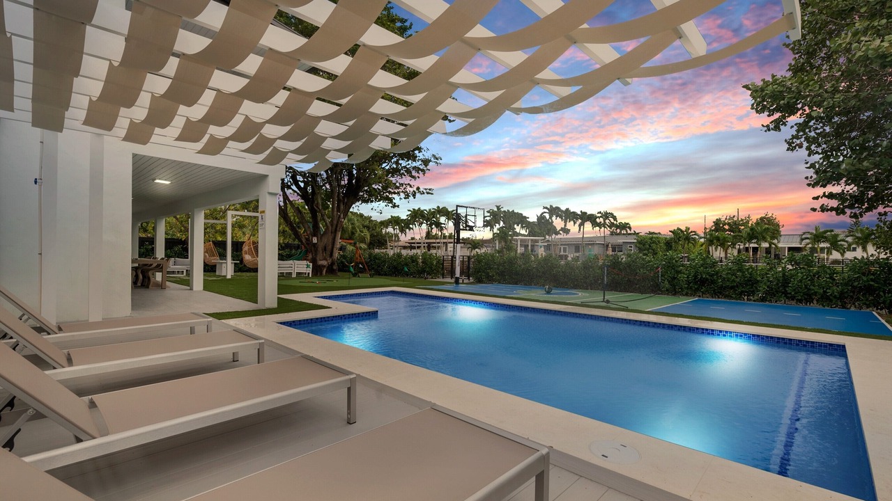 Photo of Outdoor in Tamiami