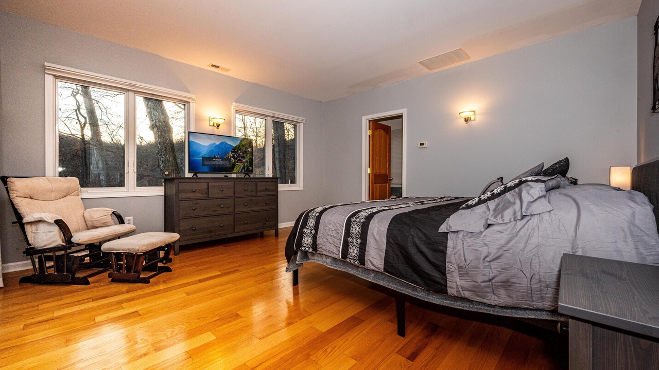 Photo of Bedroom in Gnaw Bone