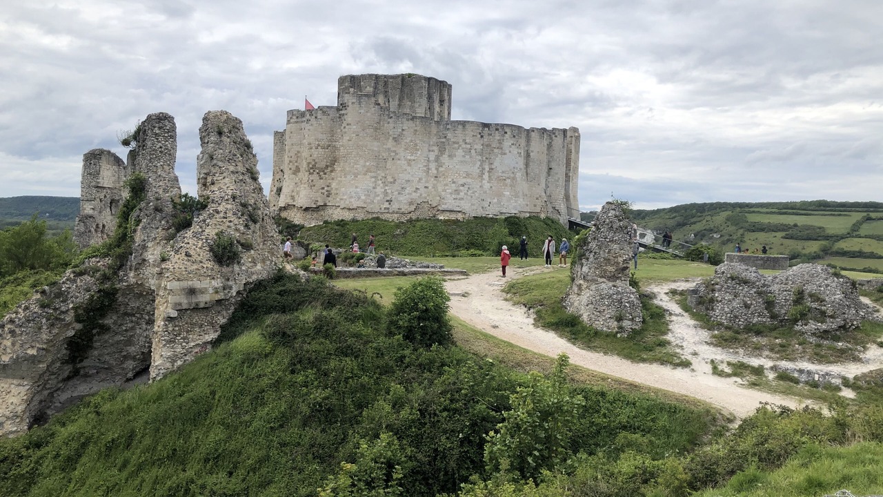 Photo of Others in Vezillon