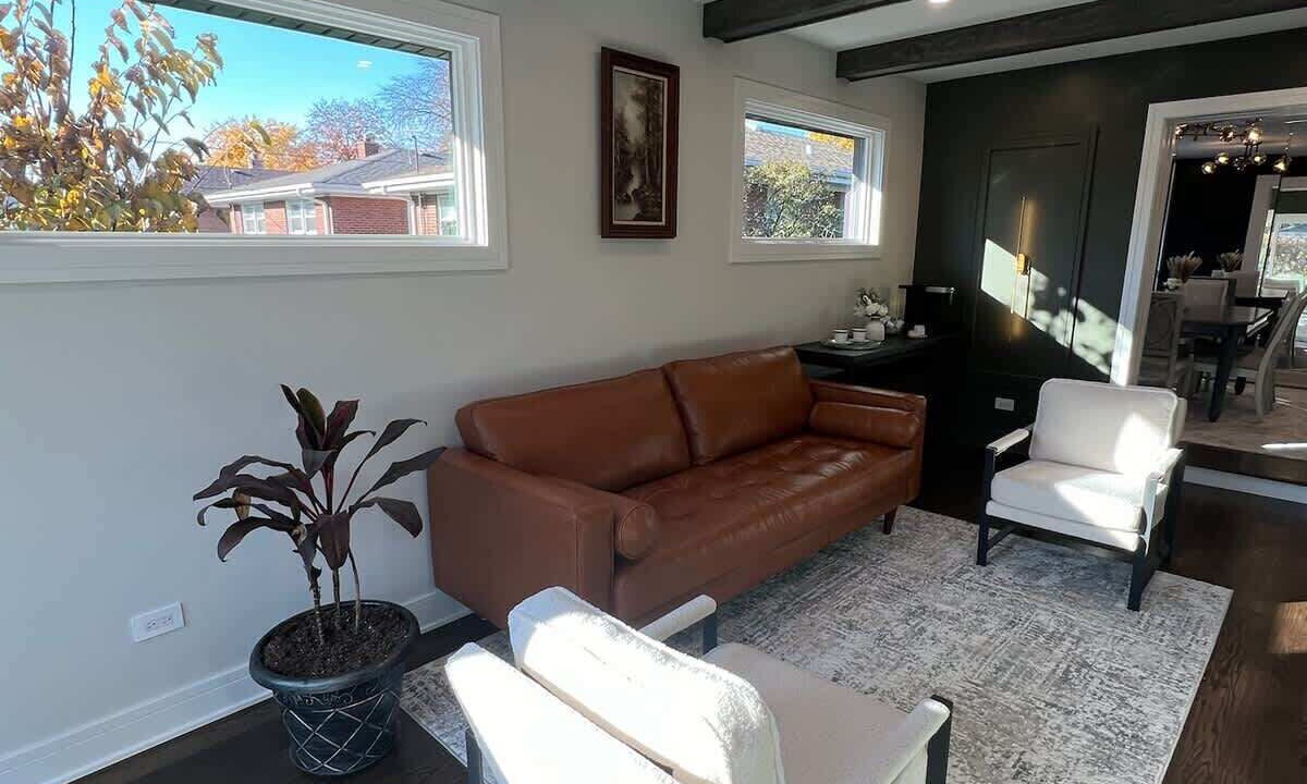 Photo of Livingroom in Skokie
