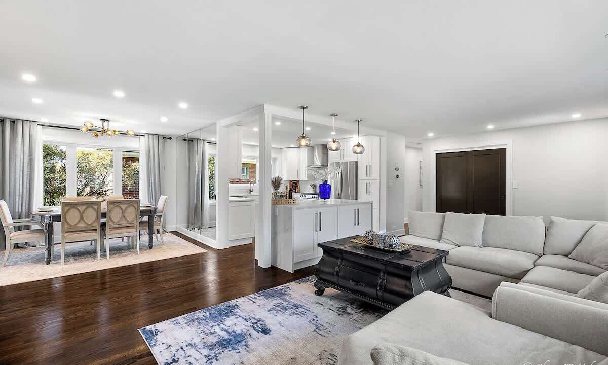 Photo of Livingroom in Skokie