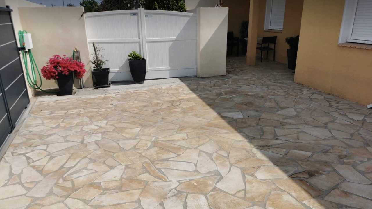 Photo of Outdoor in Bessan