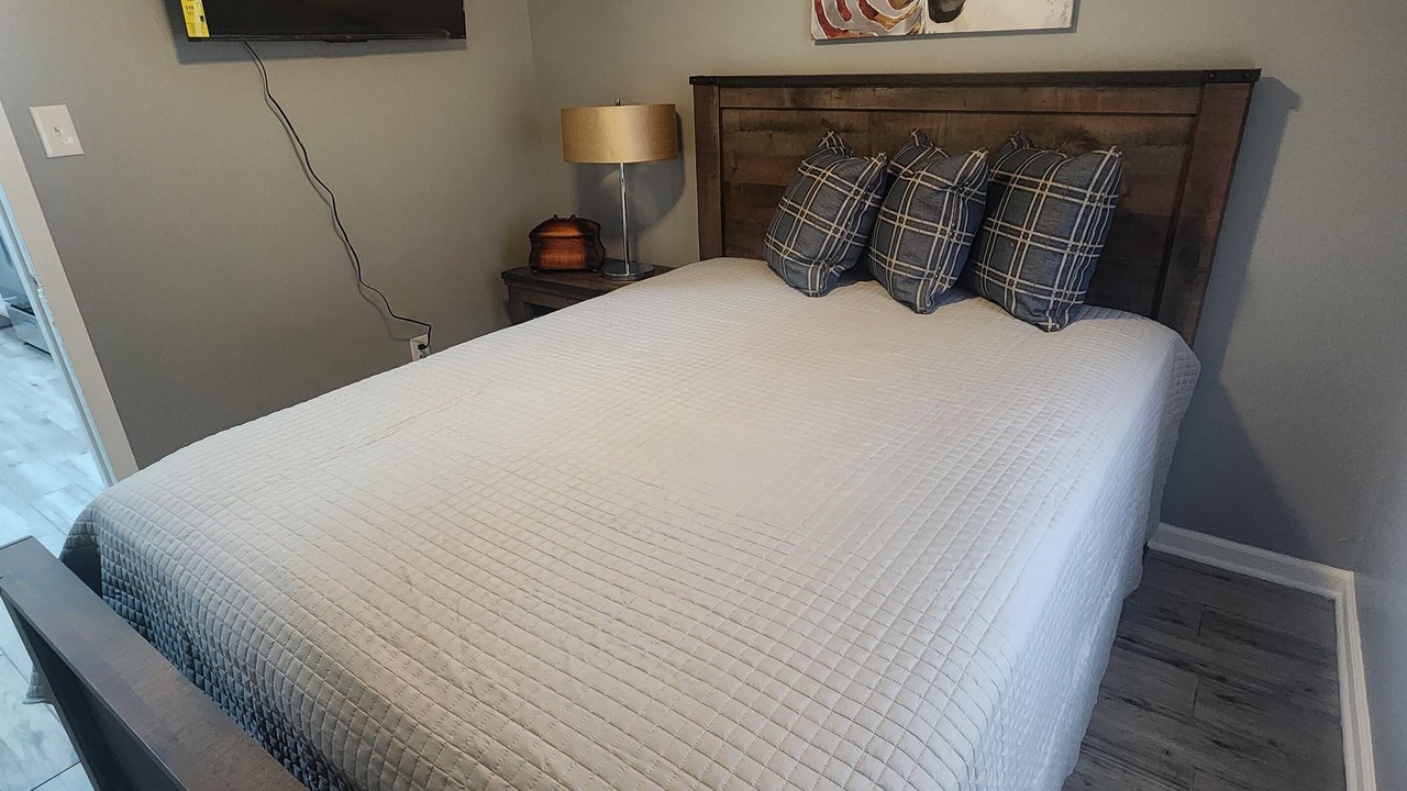Photo of Bedroom in Hollandale
