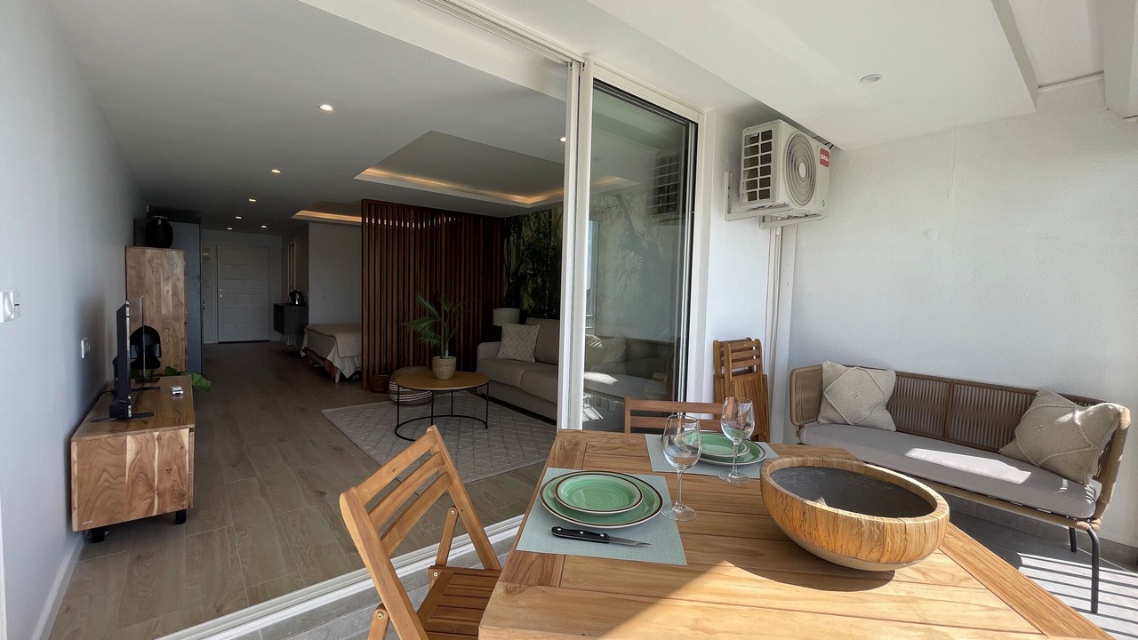 Photo of Others in Cul de Sac