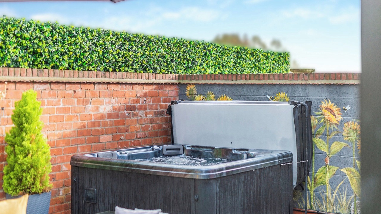 Photo of Others in Cottingham