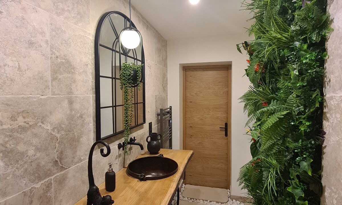 Photo of Others in Segre