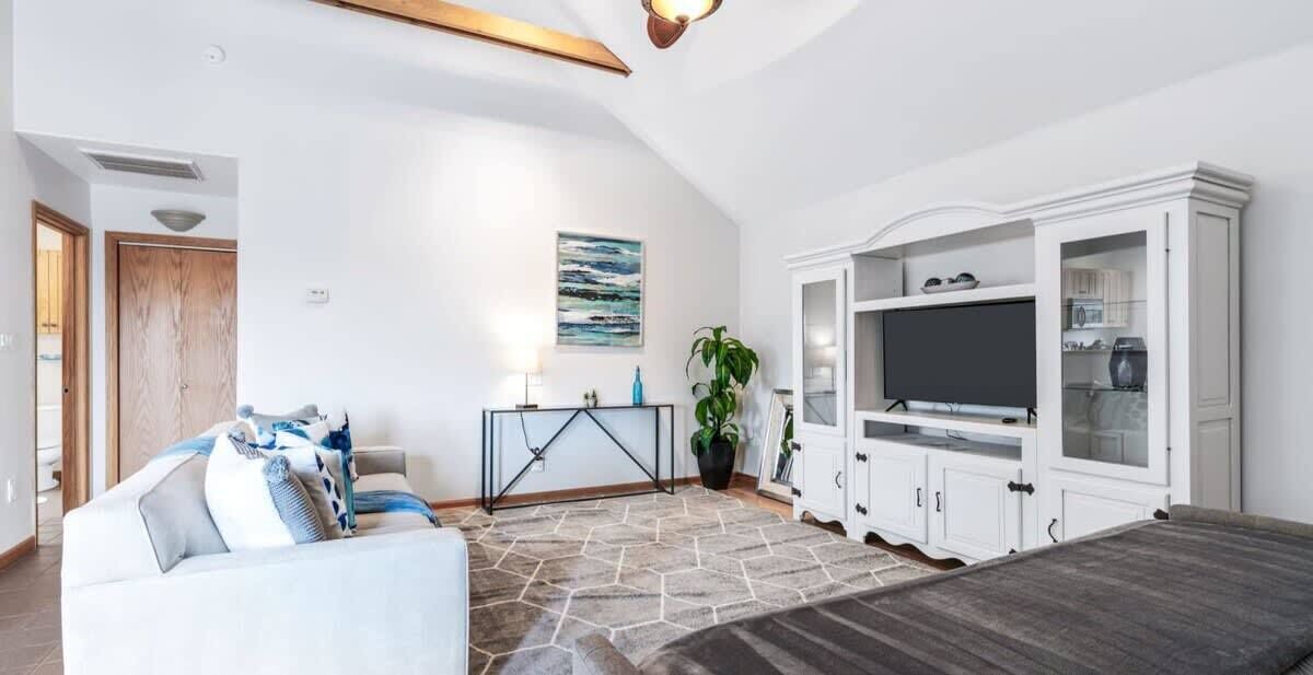 Photo of Bedroom in Manor