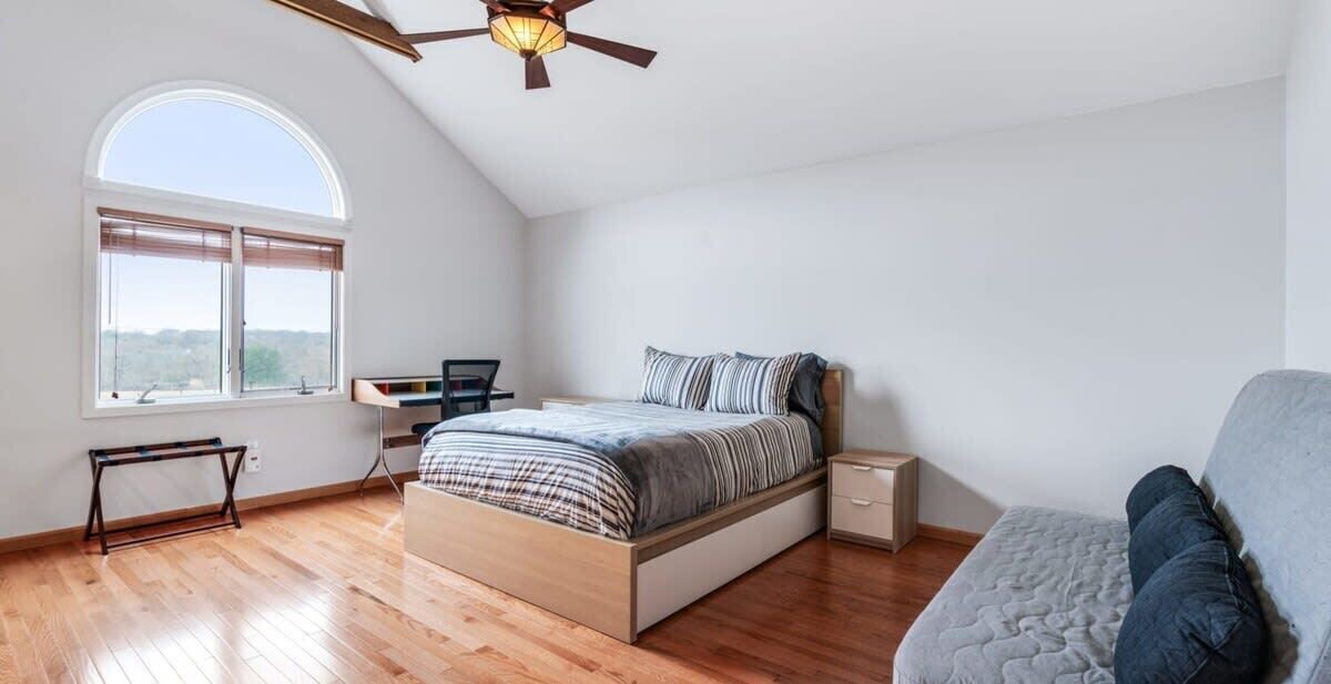 Photo of Bedroom in Manor