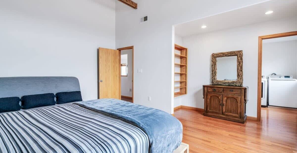 Photo of Bedroom in Manor