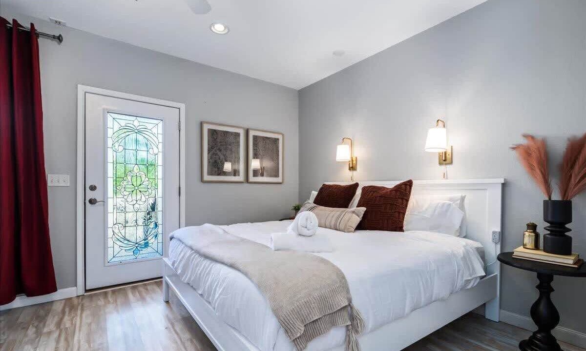 Photo of Bedroom in Manor