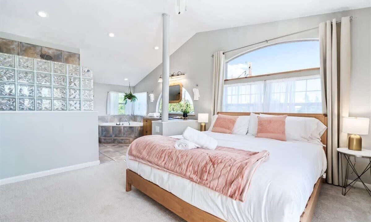 Photo of Bedroom in Manor