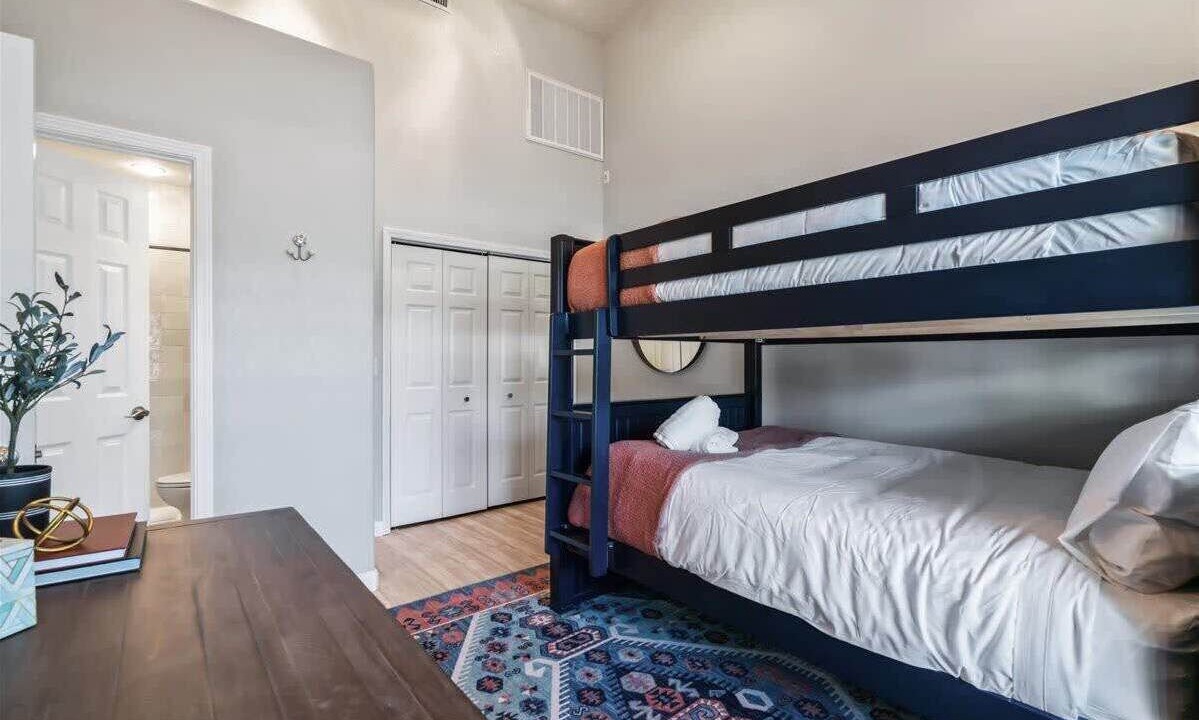 Photo of Bedroom in Manor