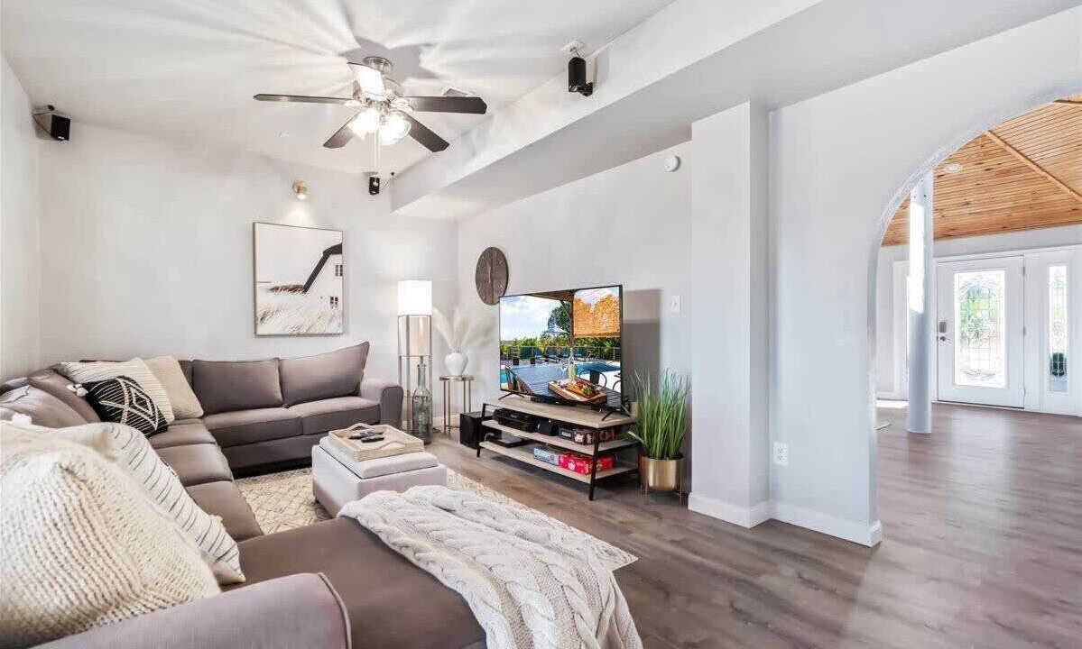Photo of Bedroom in Manor