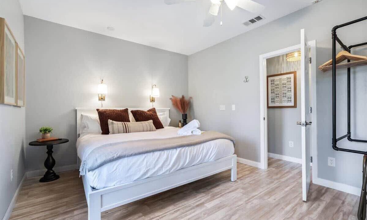 Photo of Bedroom in Manor