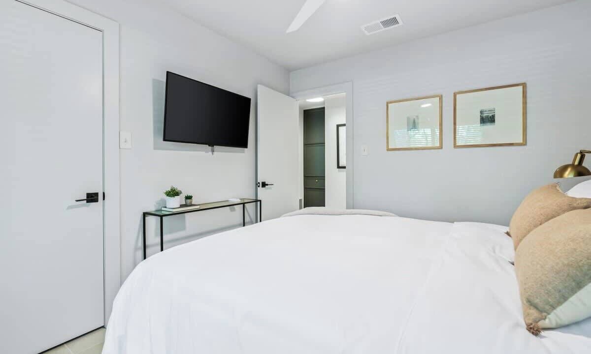 Photo of Bedroom in Manor