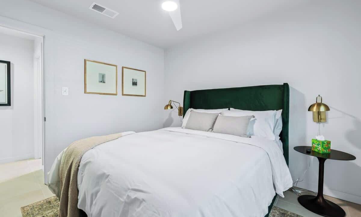 Photo of Bedroom in Manor
