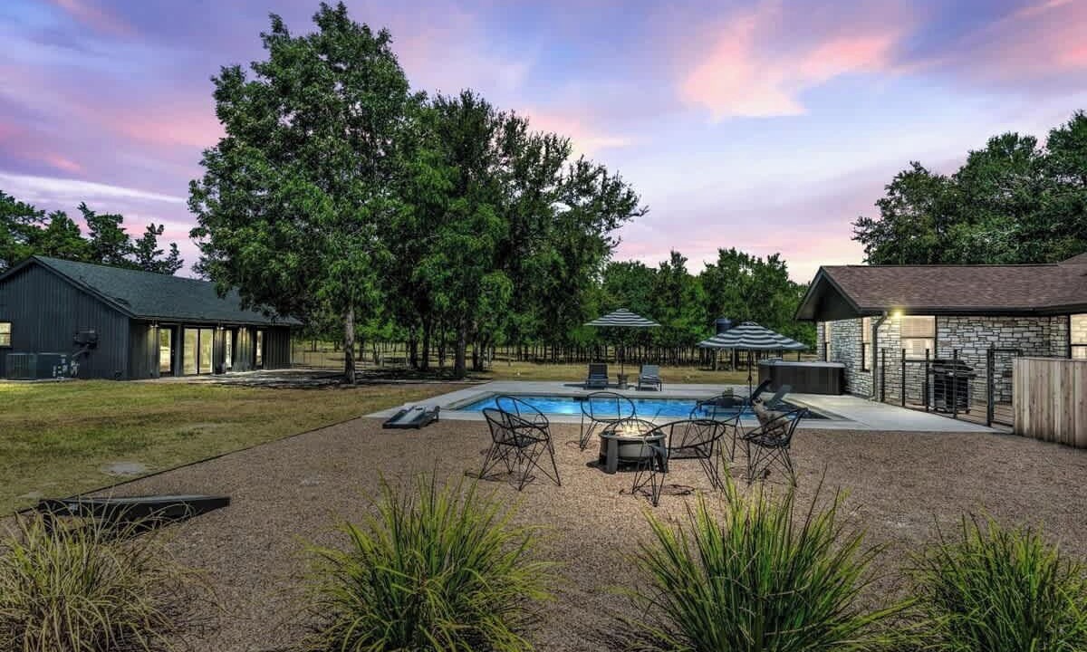 Photo of Outdoor in Manor