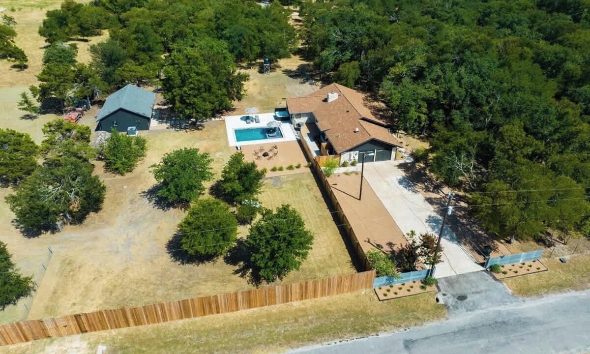 Photo of Outdoor in Manor
