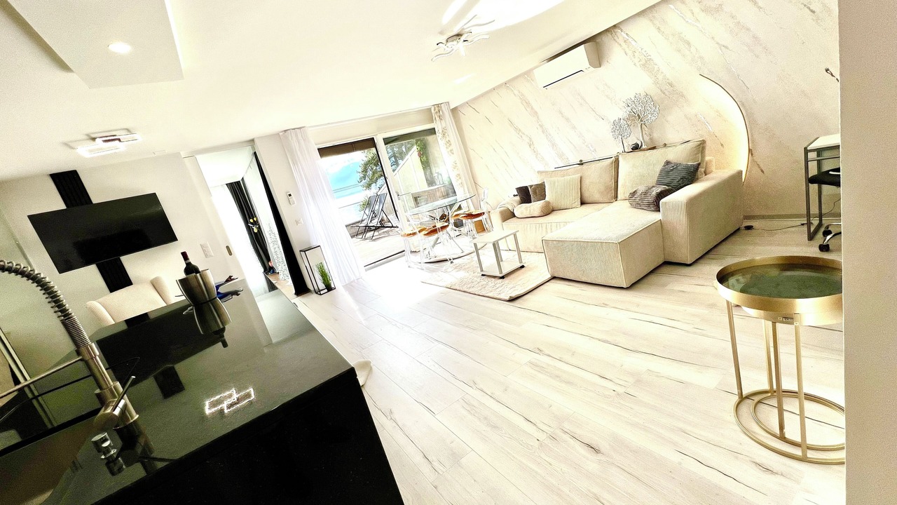 Photo of Livingroom in Montreux